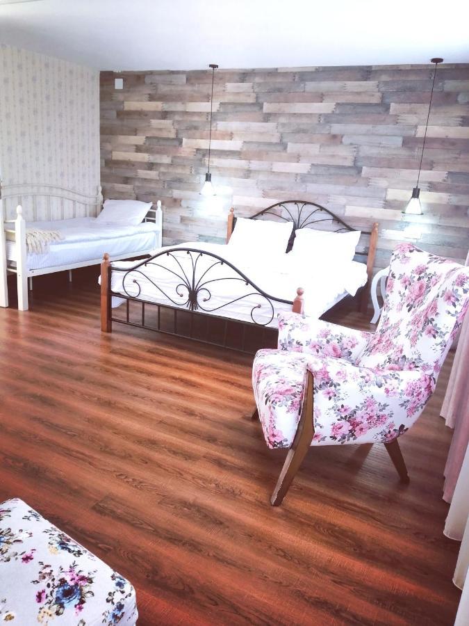 Sakhli Laghamshi Hotell Mestia Exteriör bild